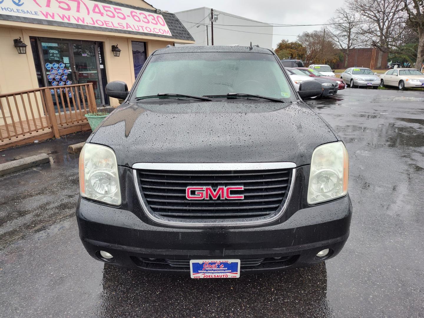 2007 Black GMC Yukon XL (1GKFK16337J) , located at 5700 Curlew Drive, Norfolk, VA, 23502, (757) 455-6330, 36.841885, -76.209412 - Photo#3